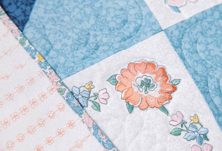 BERNINA B580 (with Embroidery) Liberty Edition