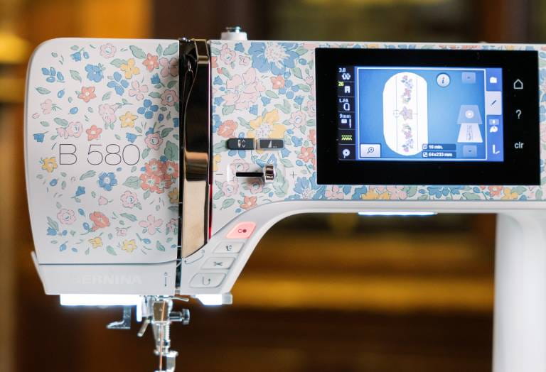 BERNINA B580 (with Embroidery) Liberty Edition