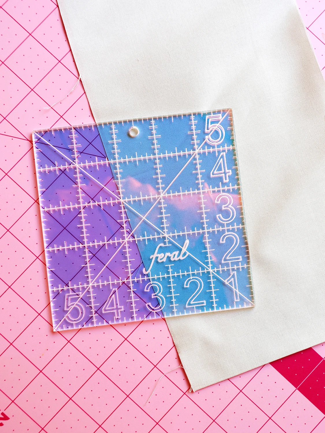 Feral Iridescent 5" Charm Ruler