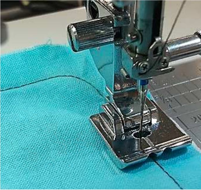 Janome Narrow Piping Foot (5-7mm)
