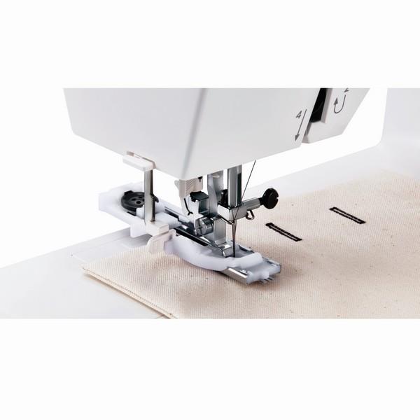 Janome 1522DG available in Canada at The Quilt Store