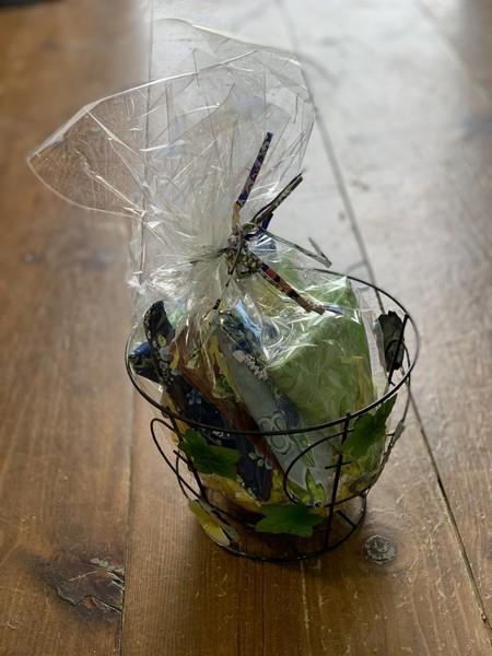 Curvacious Table Runner Kit featuring Free Motion Fantasy by Amanda Murphy available in Canada at The Quilt Store