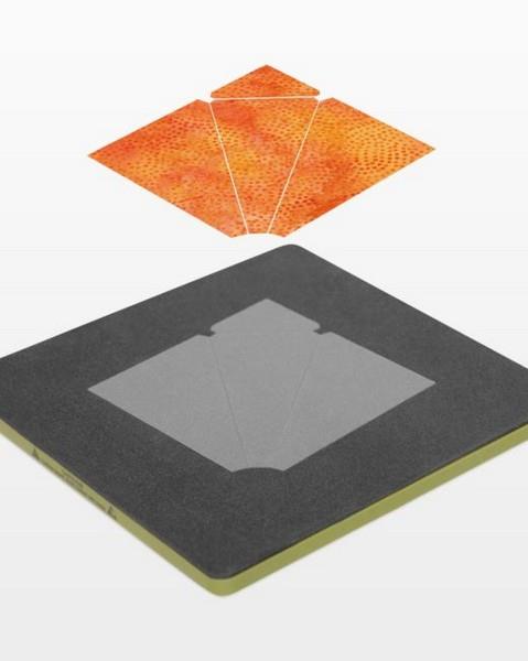 GO! Crossed Canoes 9" Finished by Accuquilt available in Canada at The Quilt Store