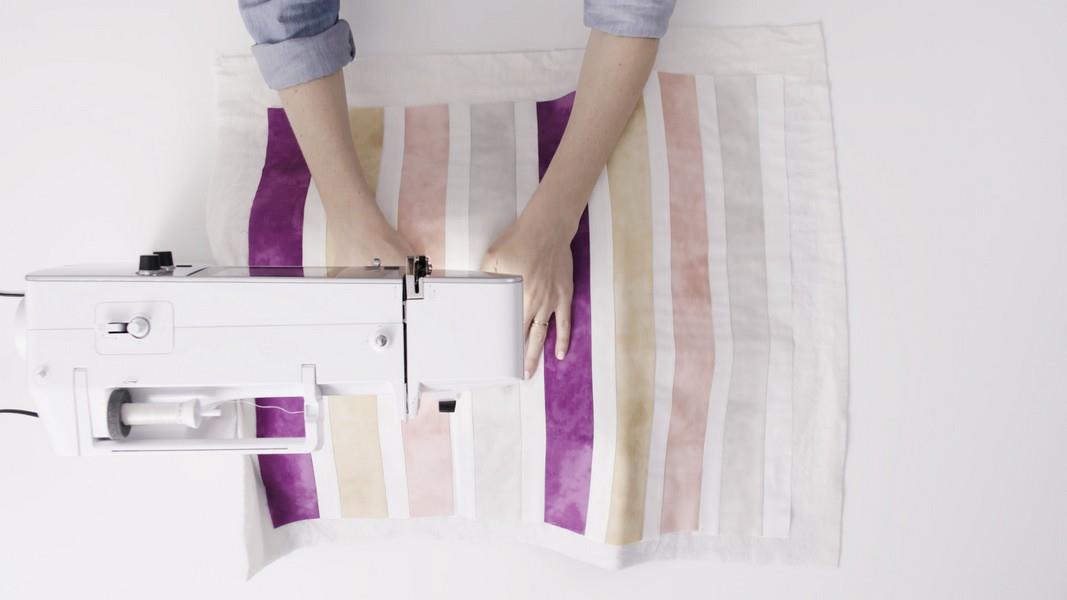 Bernina 570 QE E (with BSR) Open Box