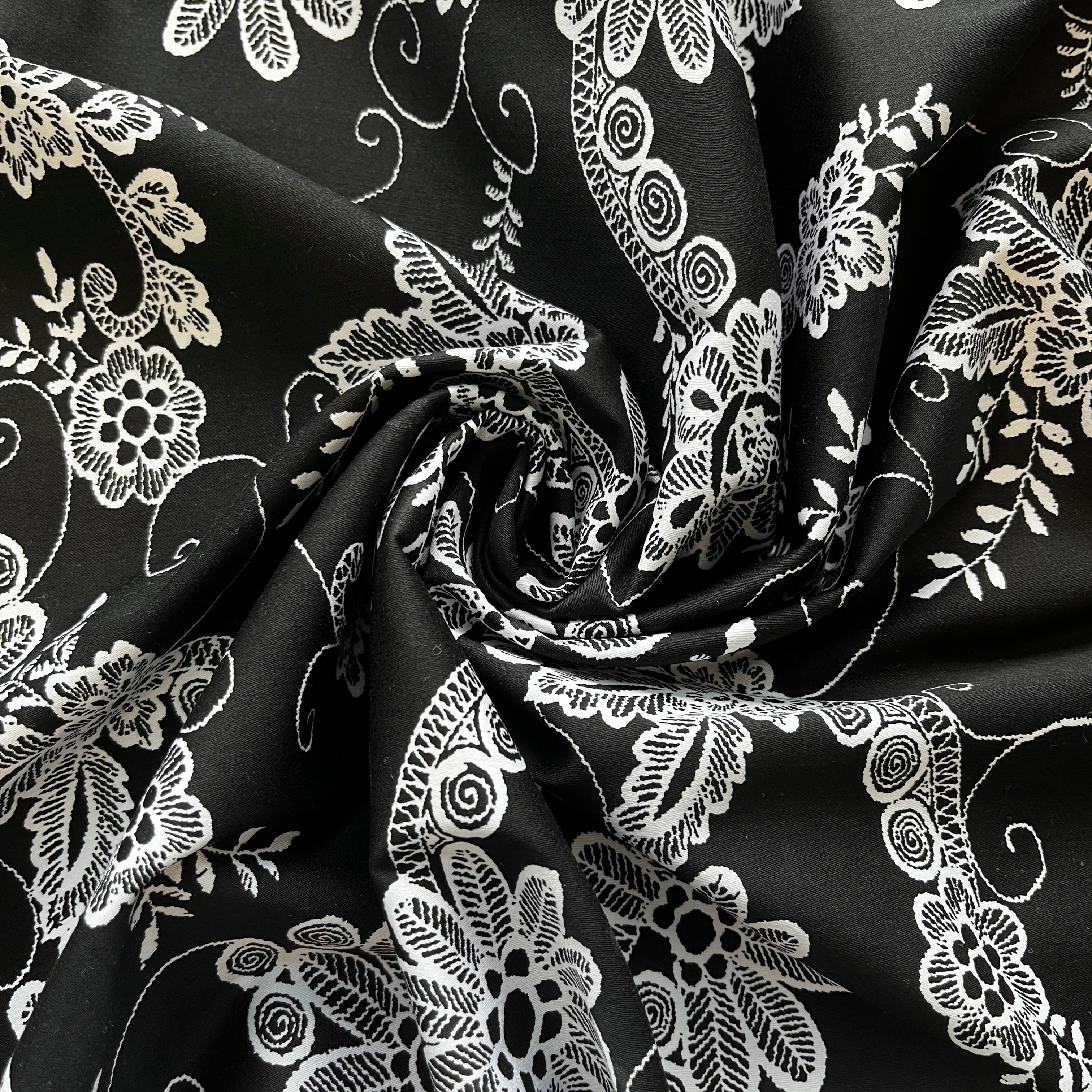 Black & White Floral Blend