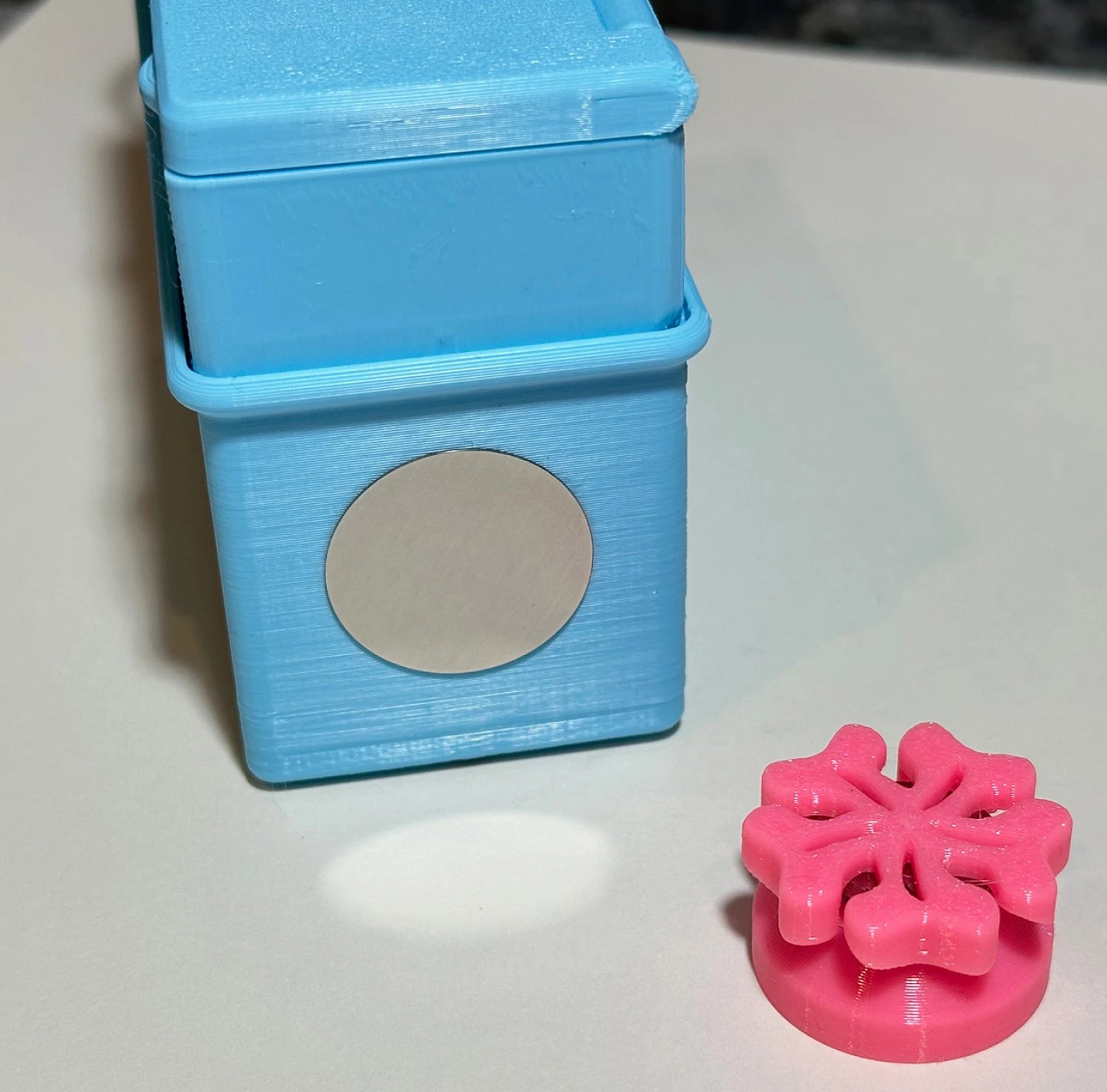 Magnetic Thread Cutter
