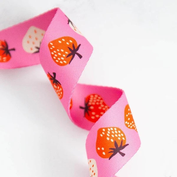 Strawberry Daisy Webbing -  1 1/2" wide