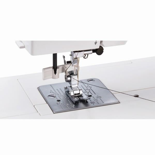 Janome 1522BL available in Canada at The Quilt Store